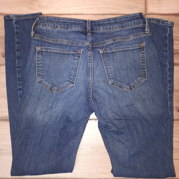 Old navy rockstar skinny jeans - Picture 3 of 3